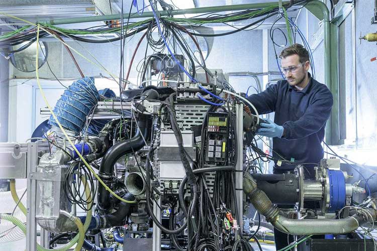 1528101262152923.jpg 發動機實驗室.jpg